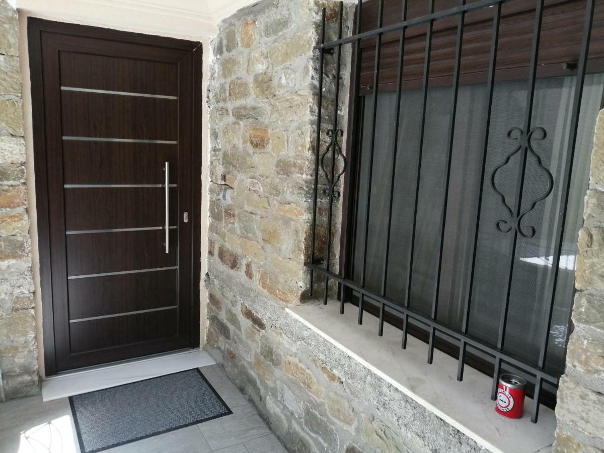 Modern Residence In The Center Of Trikala Bagian luar foto